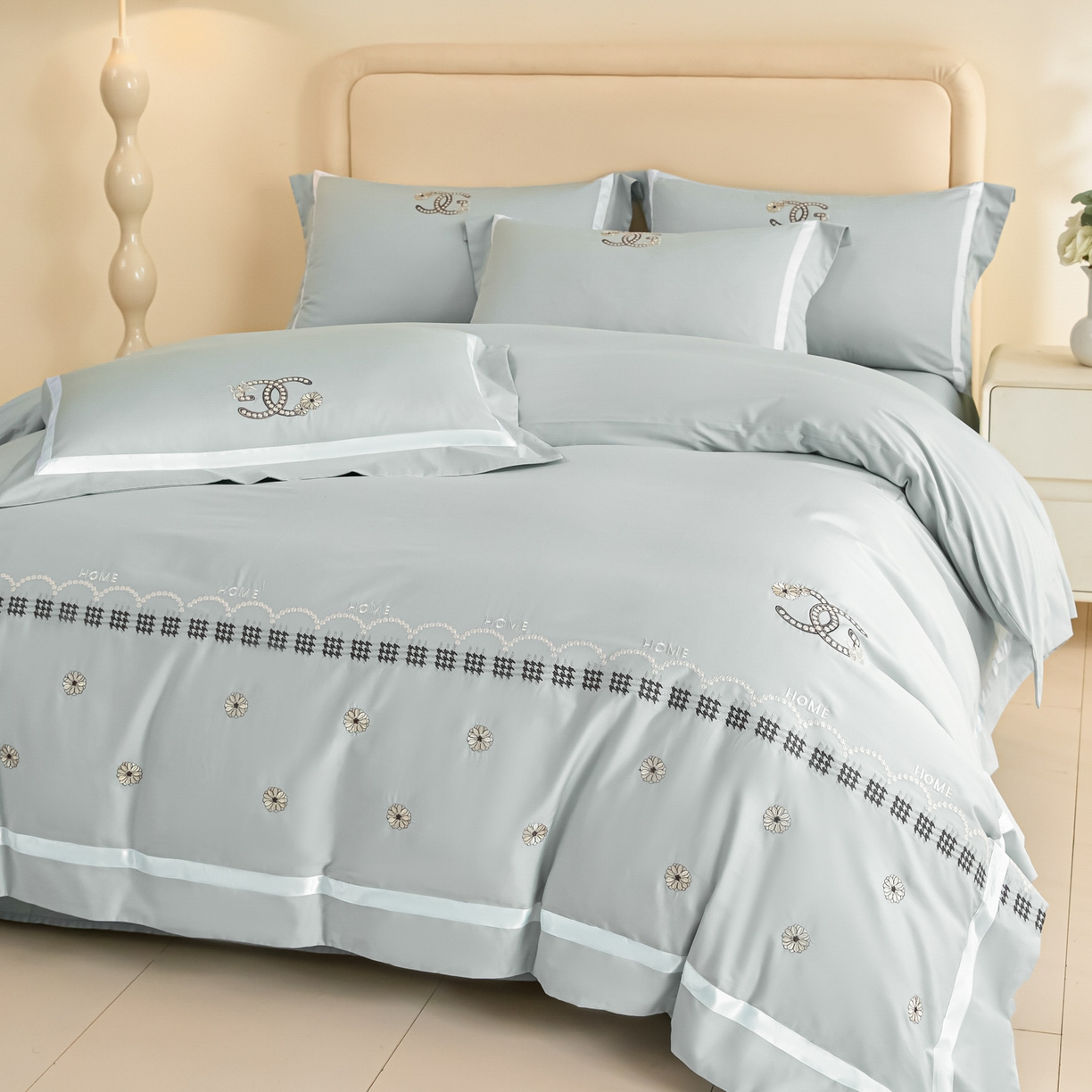 91家纺网 家纺一手货源 找家纺 新方向 【控价 提供买家秀】2026新款刺绣50s双股全棉贡缎长绒棉四件套-金伯妮（控价 标准358元 加大378元） 金伯妮-星月蓝