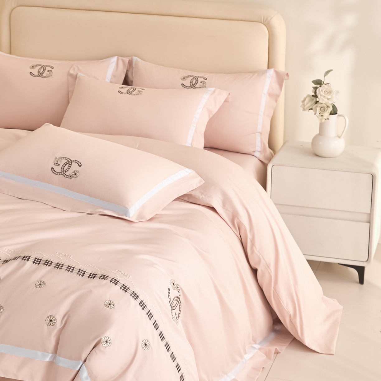 91家纺网 家纺一手货源 找家纺 （总）新方向 【控价 提供买家秀】2026新款刺绣50s双股全棉贡缎长绒棉四件套-金伯妮（控价 标准358元 加大378元）