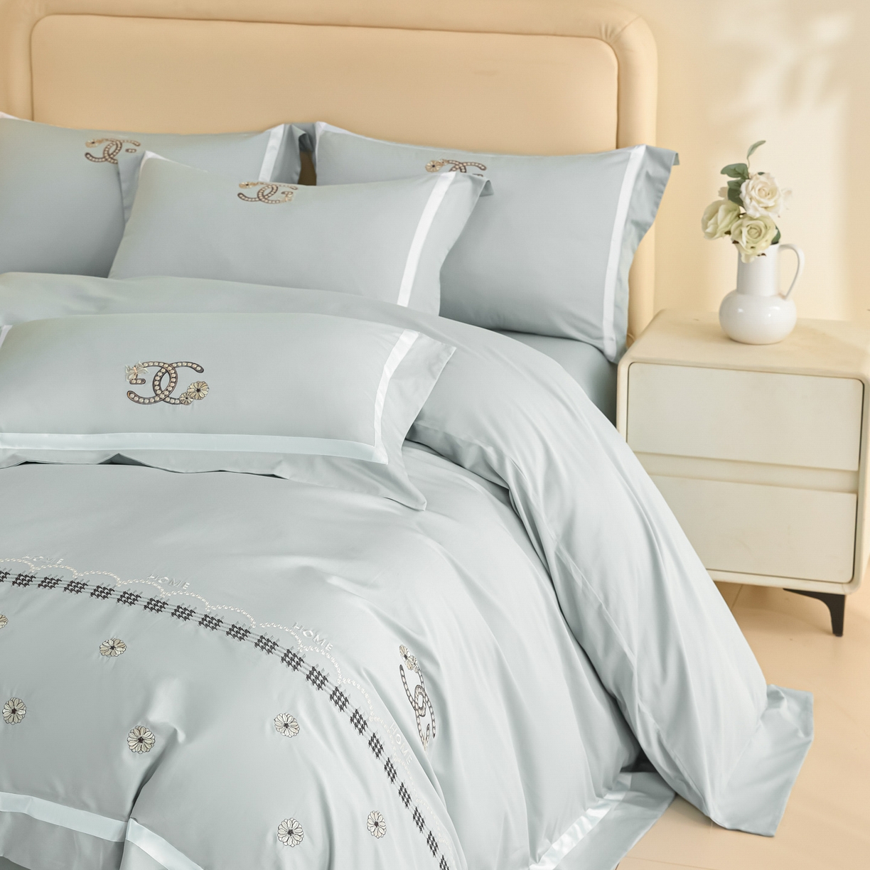 91家纺网 家纺一手货源 找家纺 新方向 【控价 提供买家秀】2026新款刺绣50s双股全棉贡缎长绒棉四件套-金伯妮（控价 标准358元 加大378元） 金伯妮-星月蓝