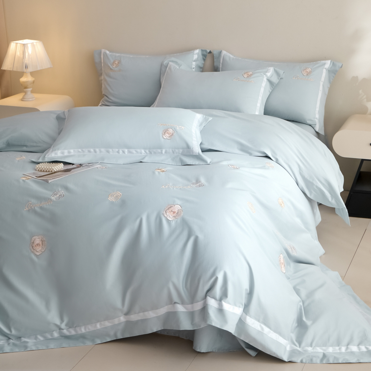 91家纺网 家纺一手货源 找家纺 新方向 【控价 提供买家秀】2026新款刺绣50s双股全棉贡缎长绒棉四件套-半夏（控价 标准338元 加大358元） 半夏-星月蓝