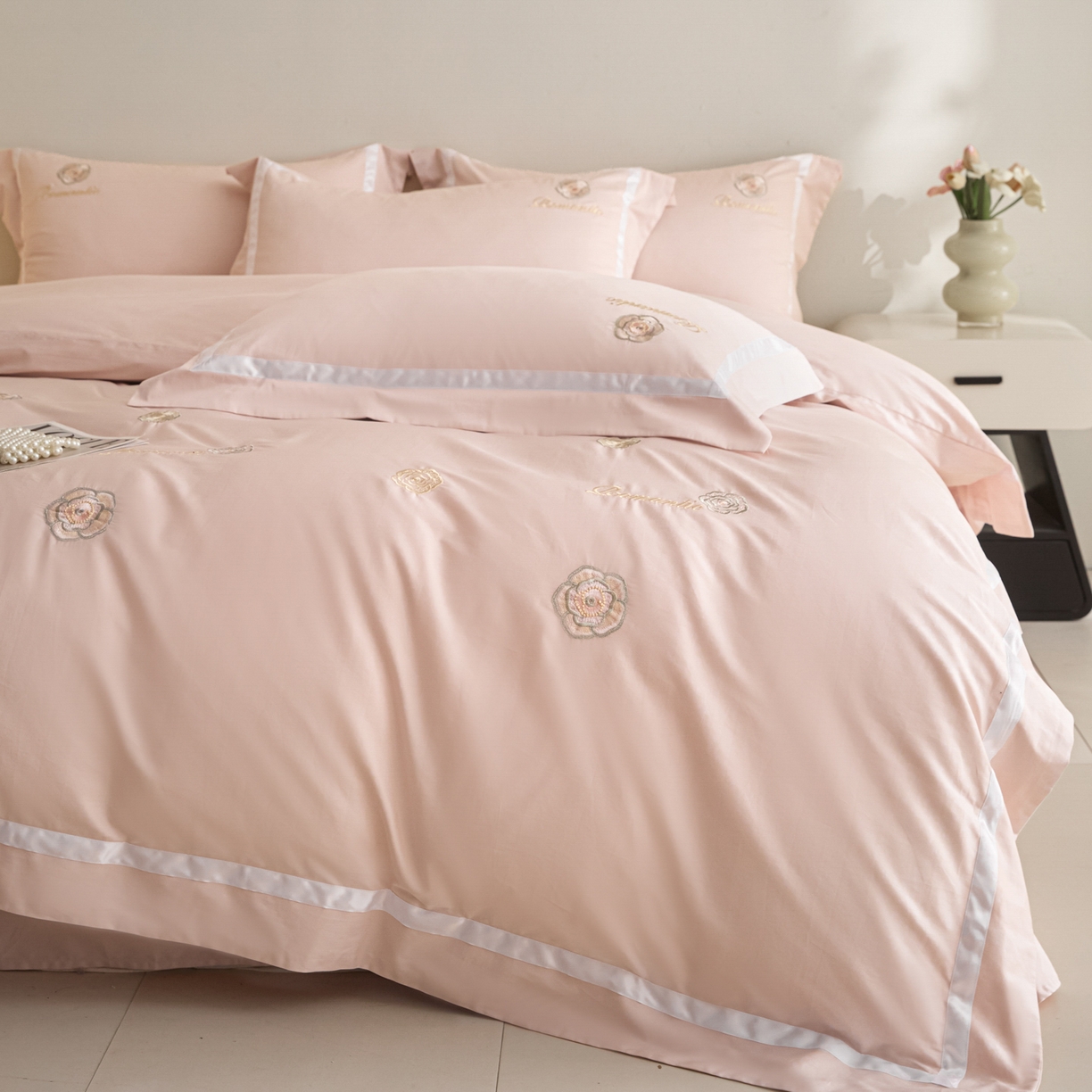 91家纺网 家纺一手货源 找家纺 （总）新方向 【控价 提供买家秀】2026新款刺绣50s双股全棉贡缎长绒棉四件套-半夏（控价 标准338元 加大358元）