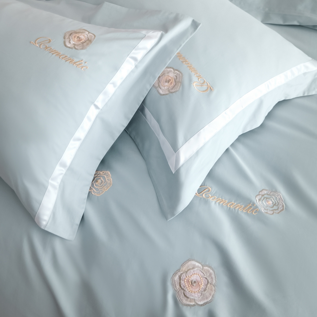 91家纺网 家纺一手货源 找家纺 新方向 【控价 提供买家秀】2026新款刺绣50s双股全棉贡缎长绒棉四件套-半夏（控价 标准338元 加大358元） 半夏-星月蓝