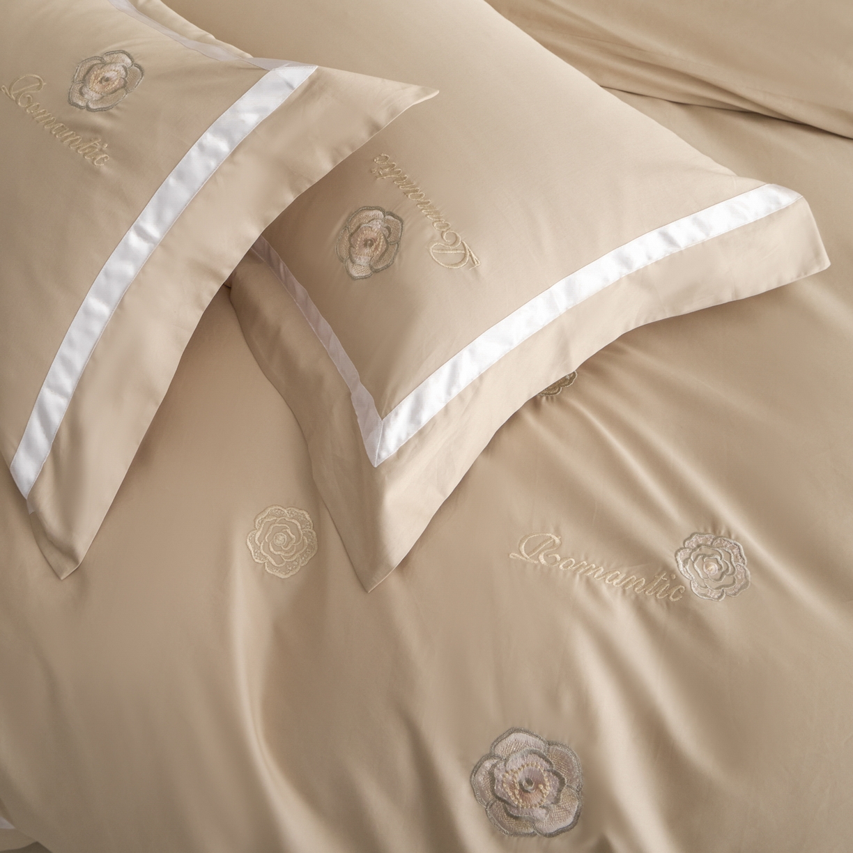 91家纺网 家纺一手货源 找家纺 新方向 【控价 提供买家秀】2026新款刺绣50s双股全棉贡缎长绒棉四件套-半夏（控价 标准338元 加大358元） 半夏-香槟