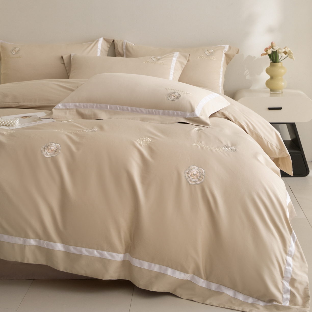 91家纺网 家纺一手货源 找家纺 新方向 【控价 提供买家秀】2026新款刺绣50s双股全棉贡缎长绒棉四件套-半夏（控价 标准338元 加大358元） 半夏-香槟