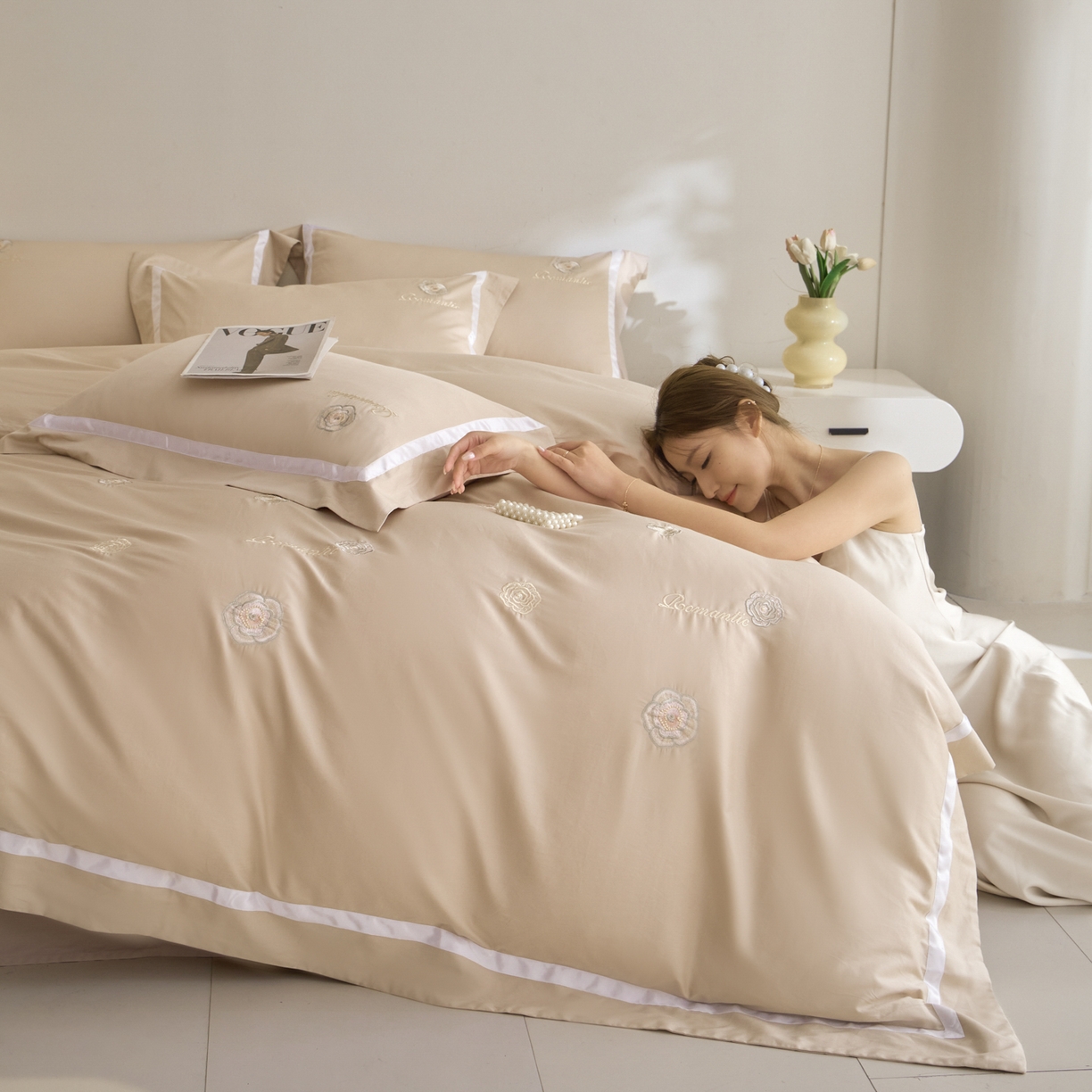 91家纺网 家纺一手货源 找家纺 新方向 【控价 提供买家秀】2026新款刺绣50s双股全棉贡缎长绒棉四件套-半夏（控价 标准338元 加大358元） 半夏-香槟