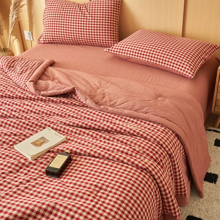 91家纺网 家纺一手货源 找家纺 简如 2026新款全棉纯棉色织水洗棉棉花空调被夏凉被 芸素-红