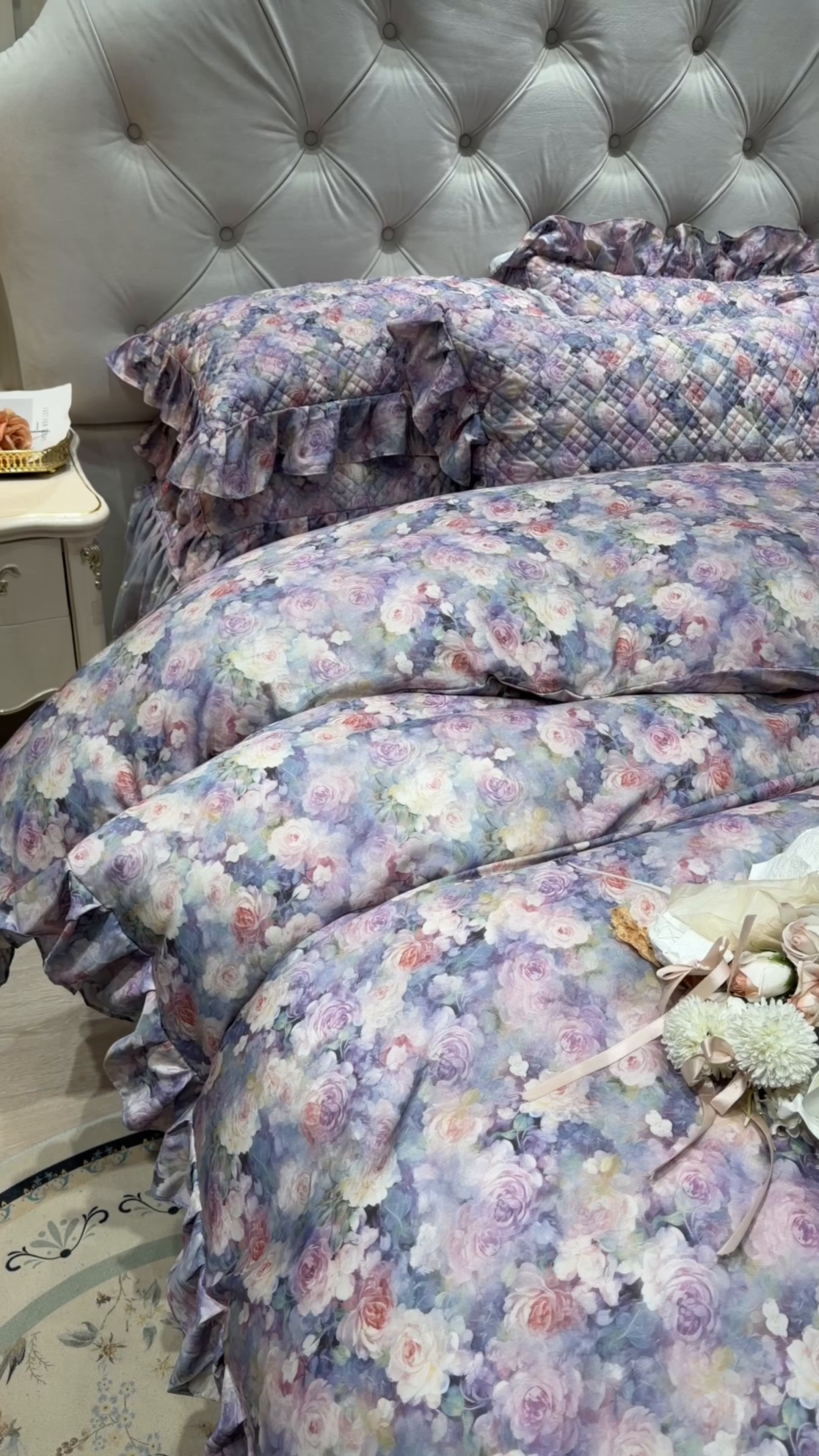 91家纺网 家纺一手货源 找家纺 宜凡家纺 2026新款莱赛尔印花夹棉床裙四件套 海棠碎影