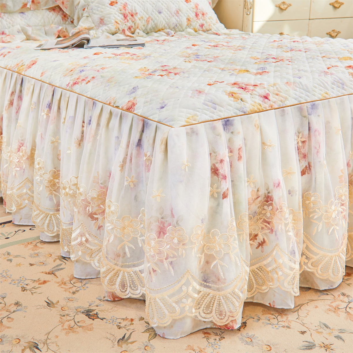 91家纺网 家纺一手货源 找家纺 宜凡家纺 2026新款莱赛尔印花夹棉床裙四件套 海棠听风