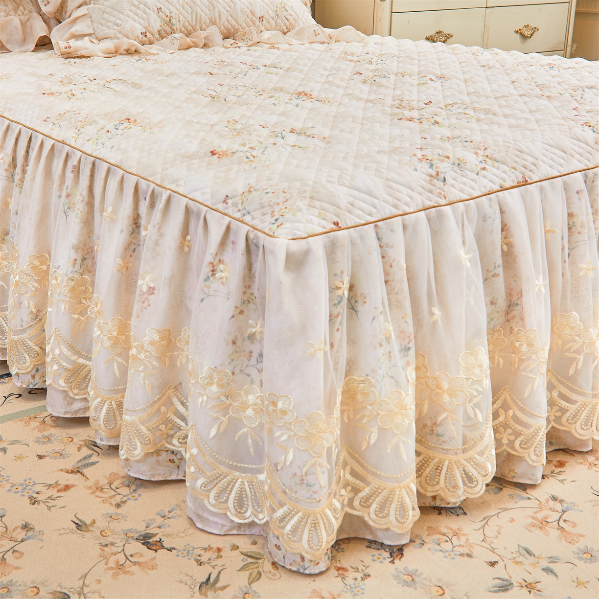 91家纺网 家纺一手货源 找家纺 宜凡家纺 2026新款莱赛尔印花夹棉床裙四件套 兰枝玉树