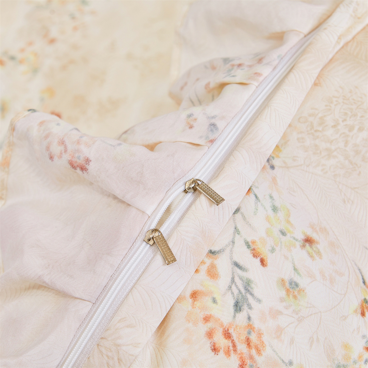 91家纺网 家纺一手货源 找家纺 宜凡家纺 2026新款莱赛尔印花夹棉床裙四件套 兰枝玉树