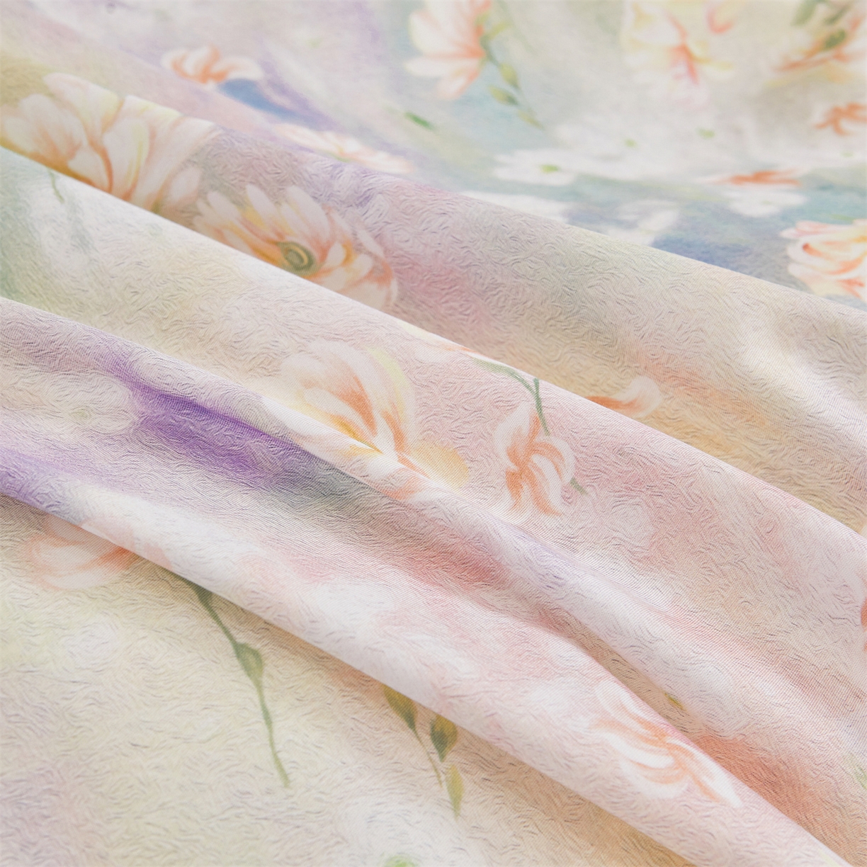 91家纺网 家纺一手货源 找家纺 宜凡家纺 2026新款莱赛尔印花夹棉床裙四件套 鸢尾幽梦