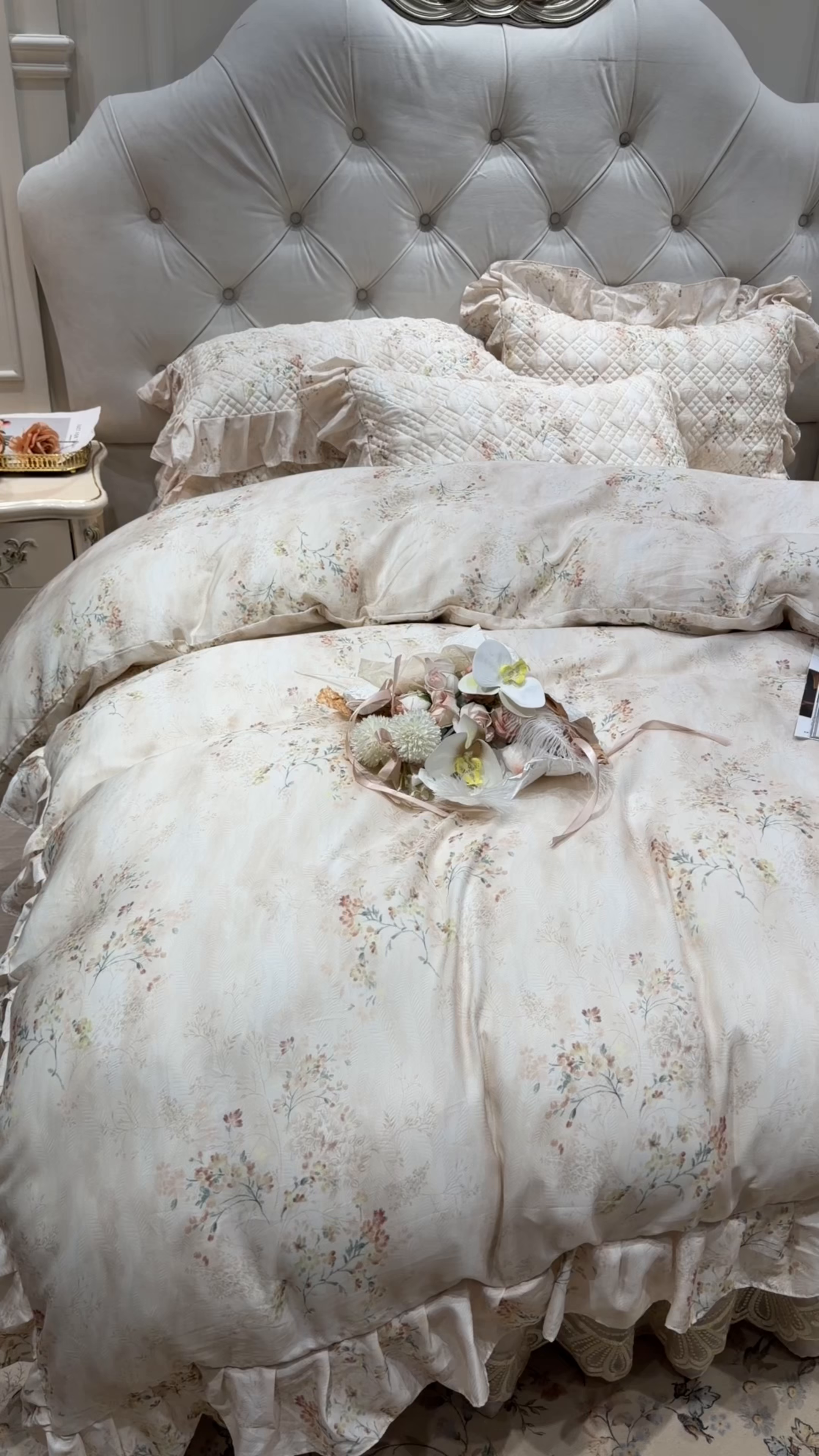 91家纺网 家纺一手货源 找家纺 宜凡家纺 2026新款莱赛尔印花夹棉床裙四件套 兰枝玉树