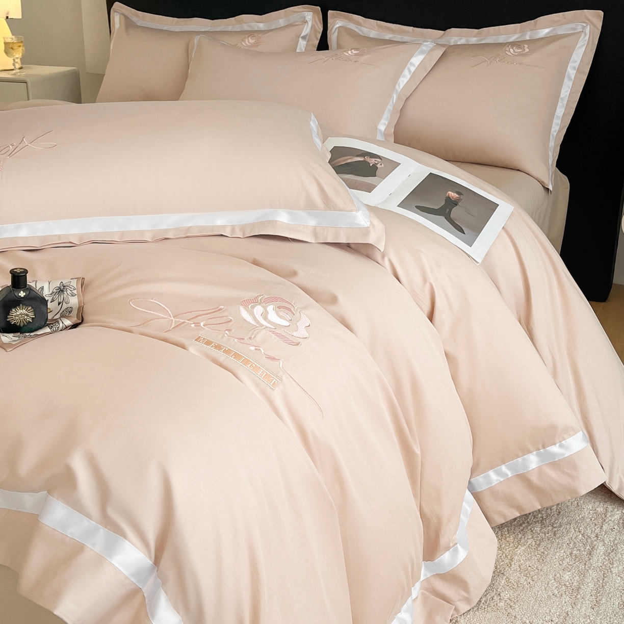 91家纺网 家纺一手货源 找家纺 新方向 【控价 提供买家秀】2026新款刺绣50s双股全棉贡缎长绒棉四件套-茶花开了（控价 标准328元 加大348元） 茶花开了-香槟