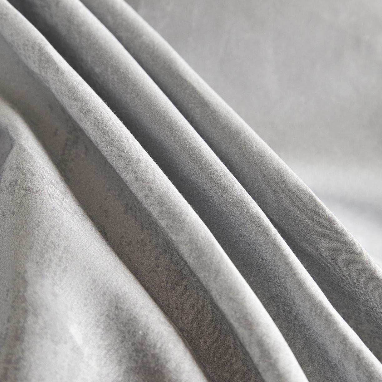 91家纺网 家纺一手货源 找家纺 新方向 【控价 提供买家秀】2026新款 数码印花50s双股全棉贡缎长绒棉四件套-涂鸦日记（控价 标准288元 加大308元） 涂鸦日记-爵士灰