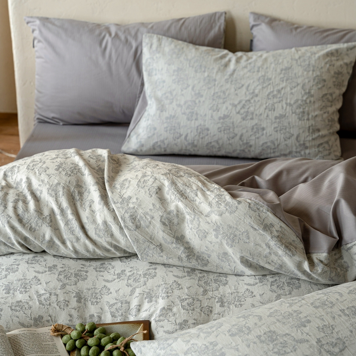 91家纺网 家纺一手货源 找家纺 时光里 2026新款全棉纯棉60支色织水洗提花四件套 椿樱时--浅山