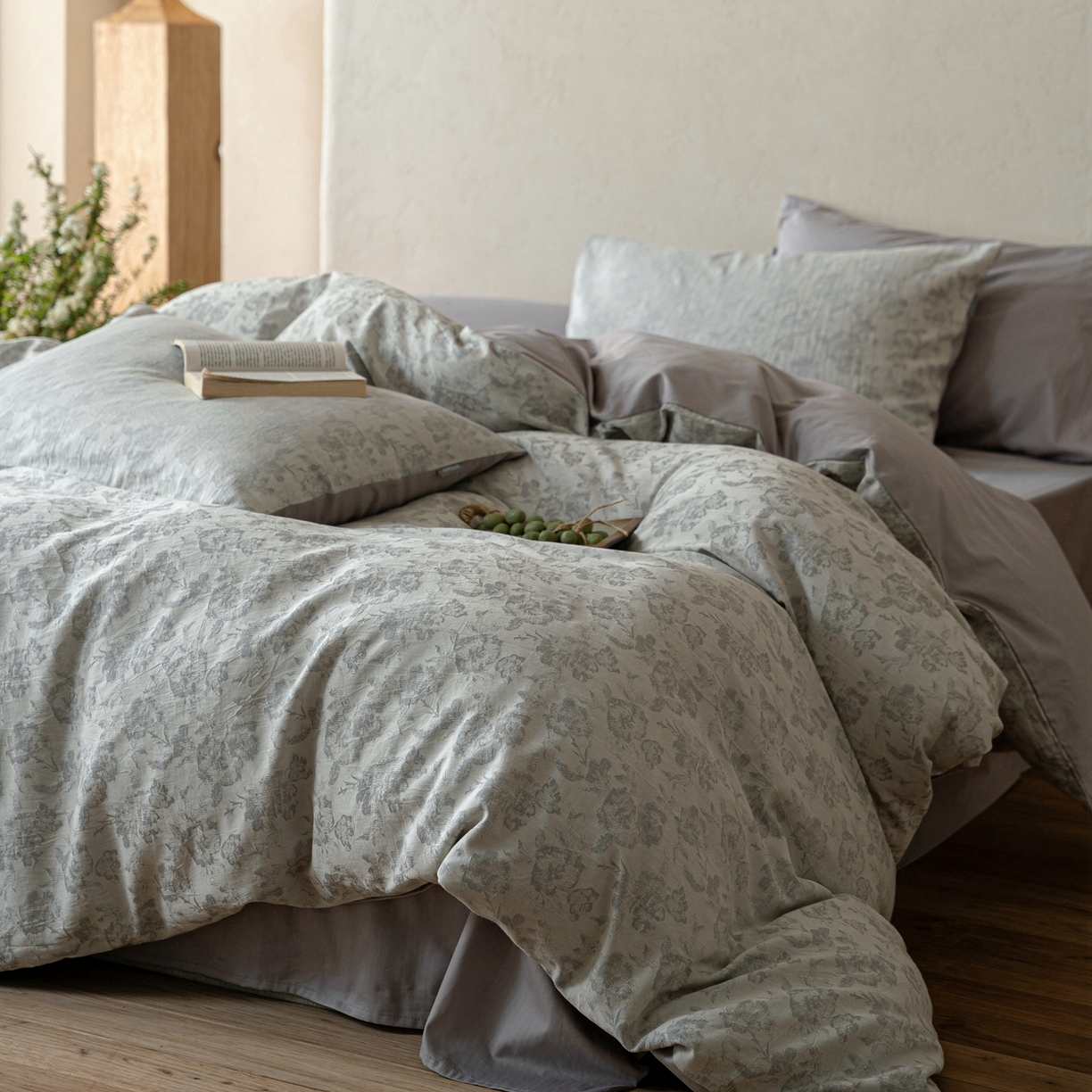 91家纺网 家纺一手货源 找家纺 时光里 2026新款全棉纯棉60支色织水洗提花四件套 椿樱时--浅山