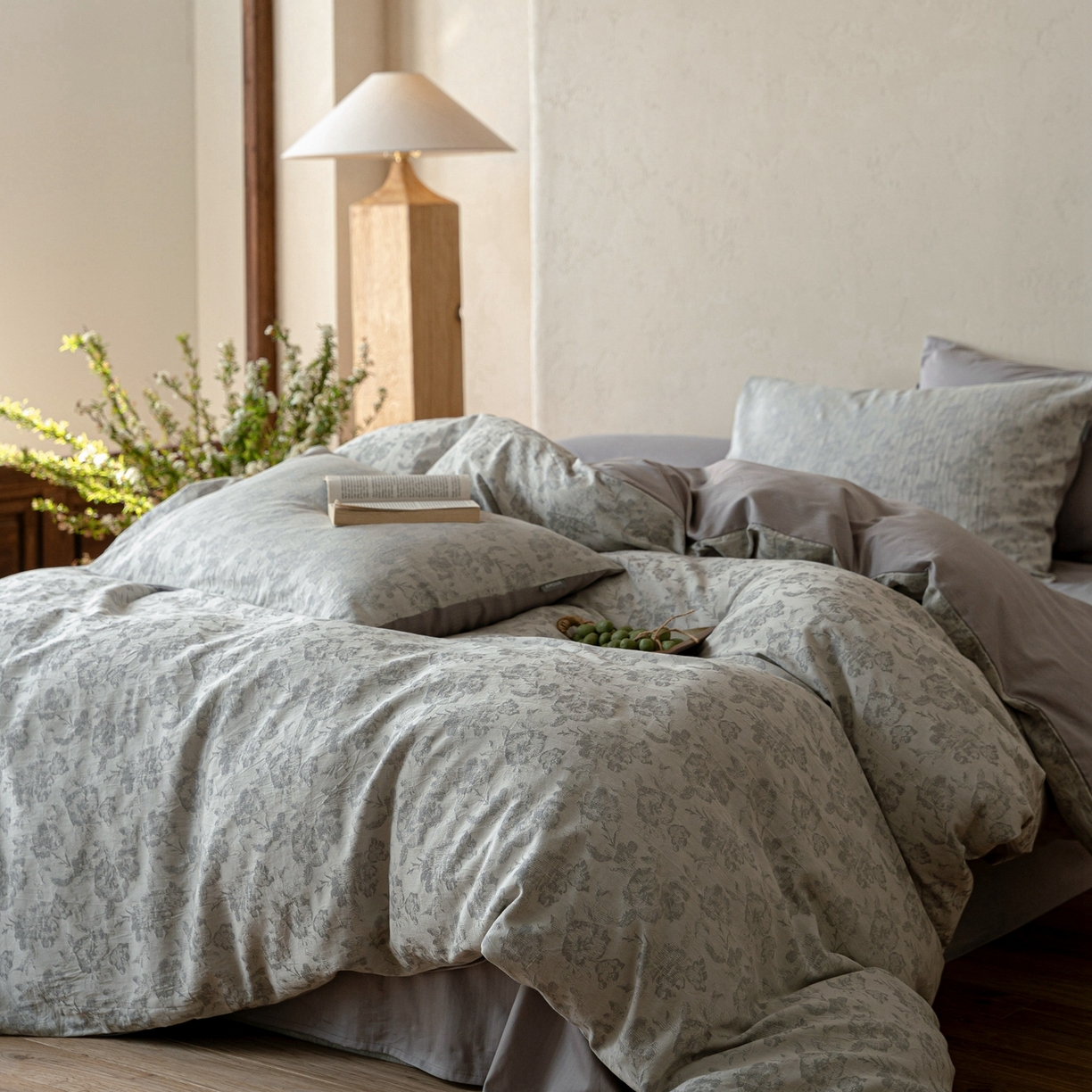 91家纺网 家纺一手货源 找家纺 时光里 2026新款全棉纯棉60支色织水洗提花四件套 椿樱时--浅山