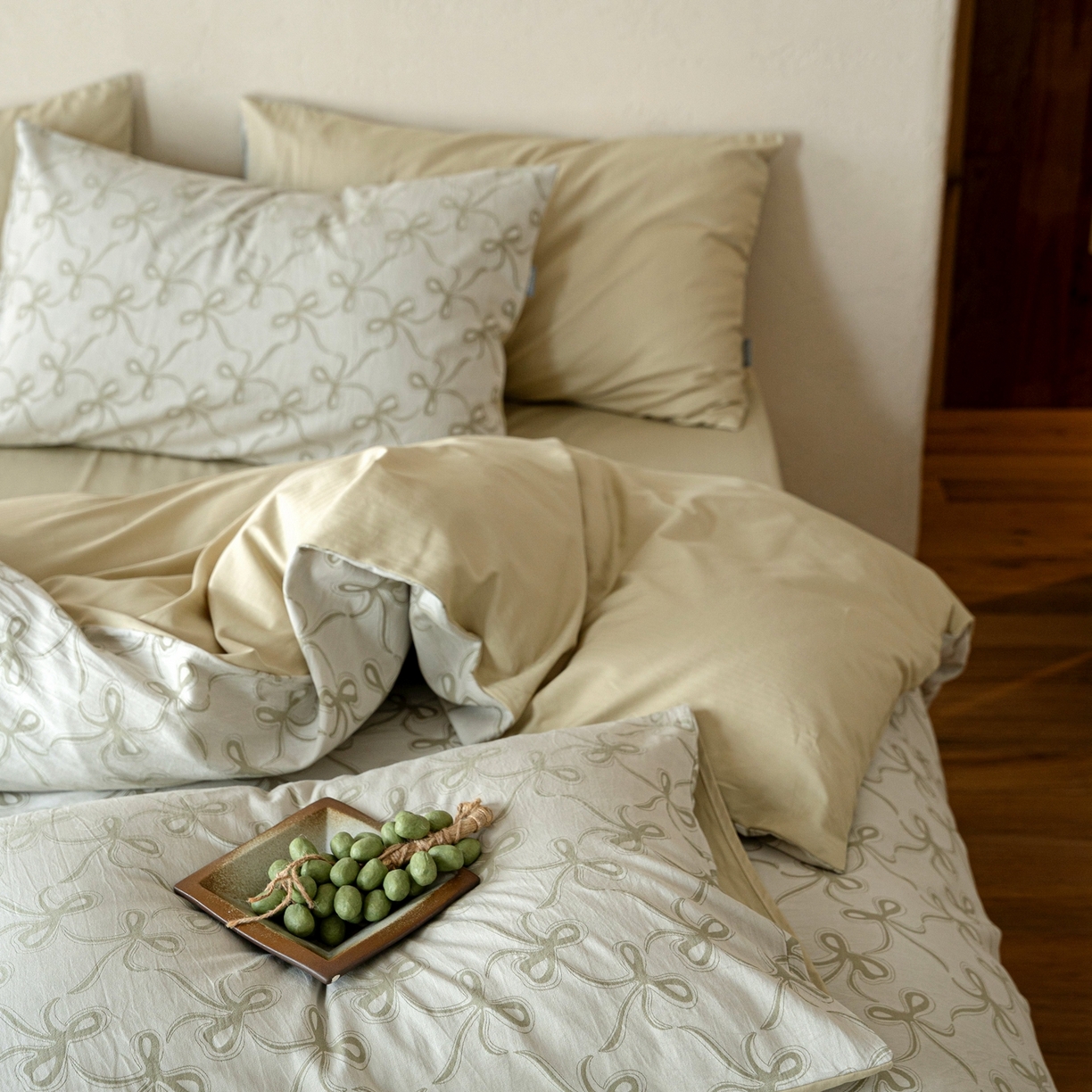 91家纺网 家纺一手货源 找家纺 时光里 2026新款全棉纯棉60支色织水洗提花四件套 蝴蝶结--艾绿