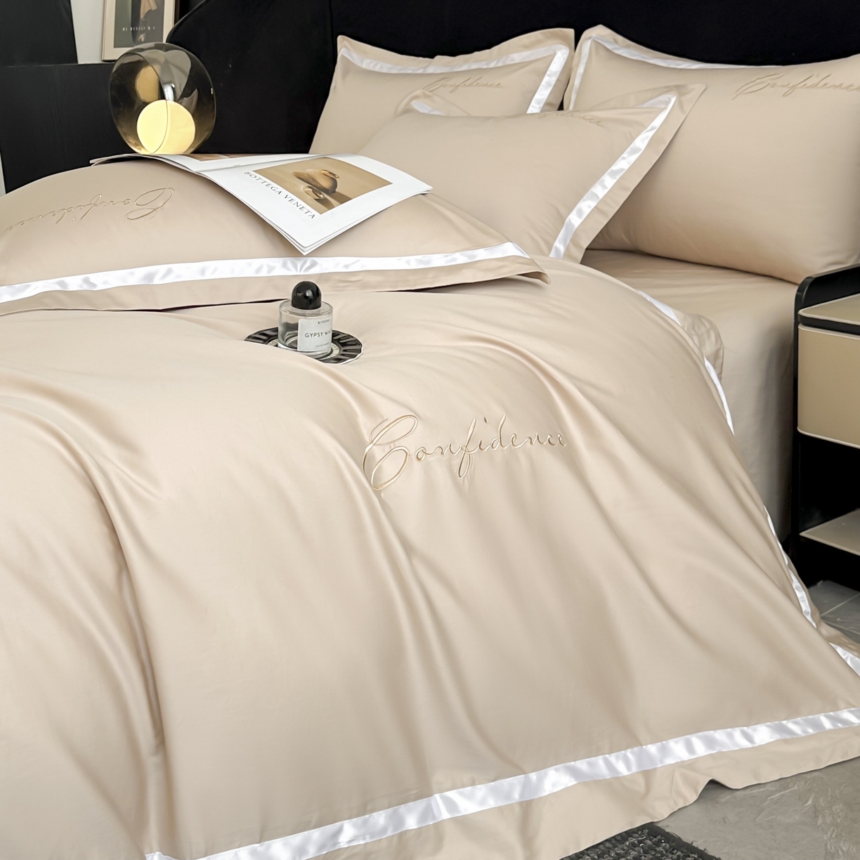 91家纺网 家纺一手货源 找家纺 新方向 【控价 提供买家秀】2026新款刺绣50s双股全棉贡缎长绒棉四件套-自信(控价 标准328元 加大348元) 自信-香槟