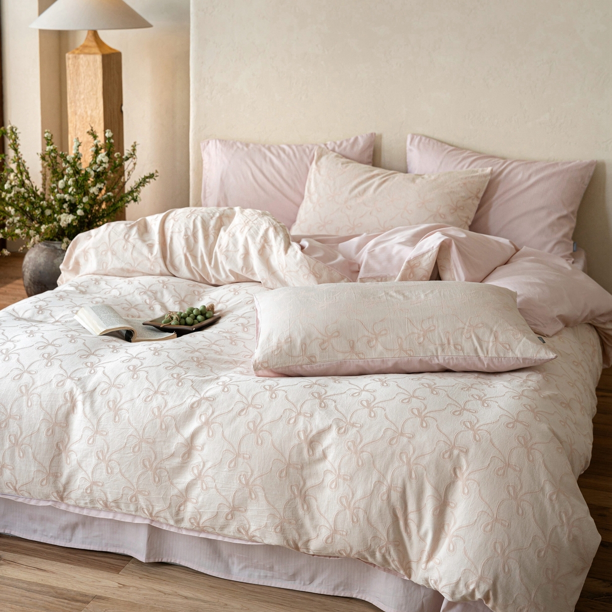 91家纺网 家纺一手货源 找家纺 时光里 2026新款全棉纯棉60支色织水洗提花四件套 蝴蝶结--柔粉