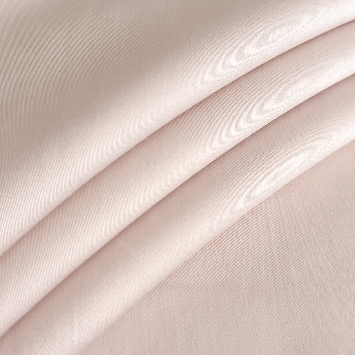 91家纺网 家纺一手货源 找家纺 新方向 【控价 提供买家秀】2026新款刺绣50s双股全棉贡缎长绒棉四件套-自信(控价 标准328元 加大348元) 自信-蔷薇粉