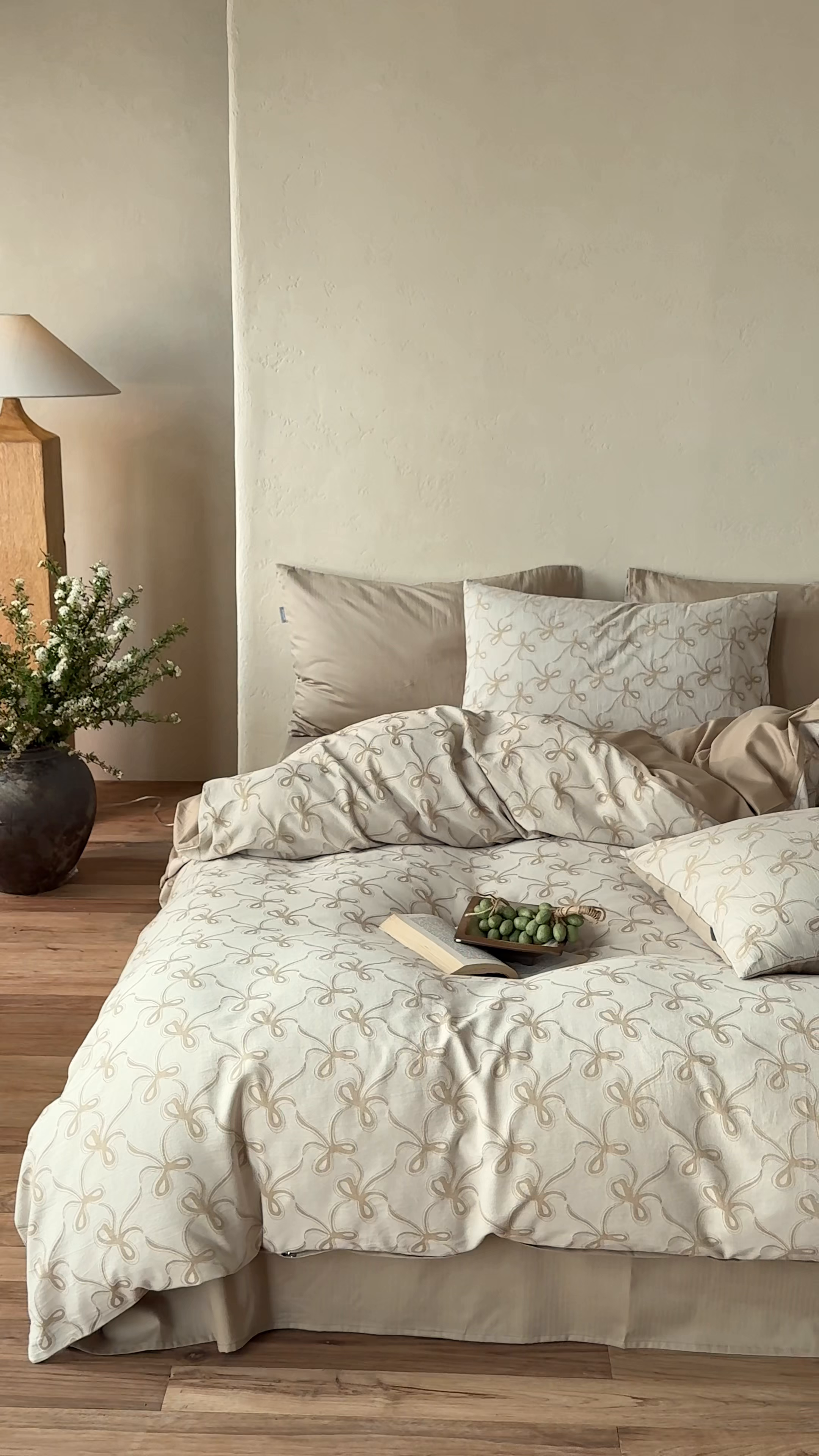 91家纺网 家纺一手货源 找家纺 时光里 2026新款全棉纯棉60支色织水洗提花四件套 蝴蝶结--燕麦