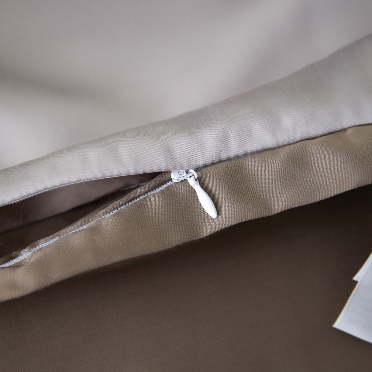 91家纺网 家纺一手货源 找家纺 纪梵茜 2026新款兰精天丝夏凉被100%蚕丝被莱赛尔天丝蚕丝空调被芯蚕丝夏被 蚕丝灰色