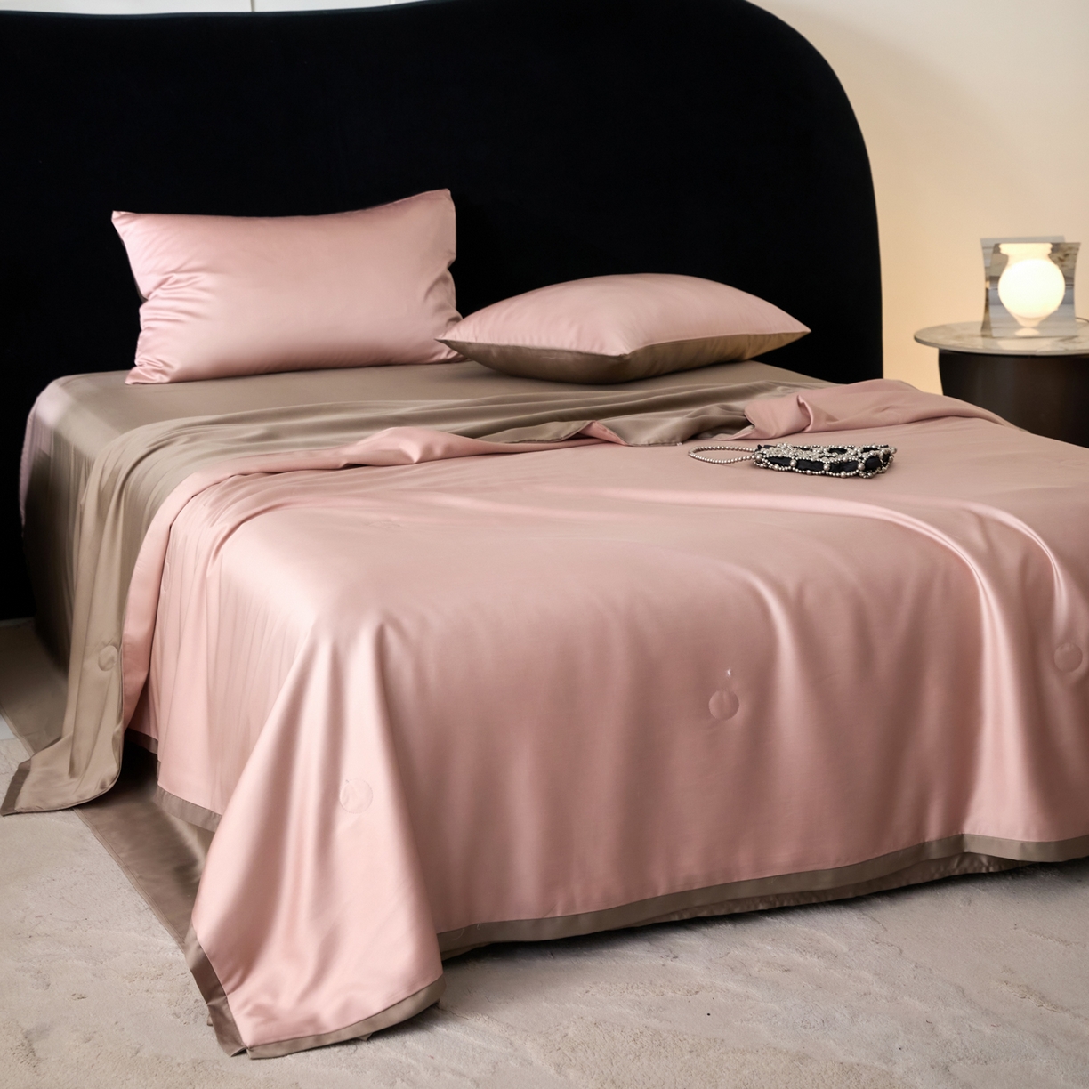 91家纺网 家纺一手货源 找家纺 纪梵茜 2026新款兰精天丝夏凉被100%蚕丝被莱赛尔天丝蚕丝空调被芯蚕丝夏被 蚕丝豆沙