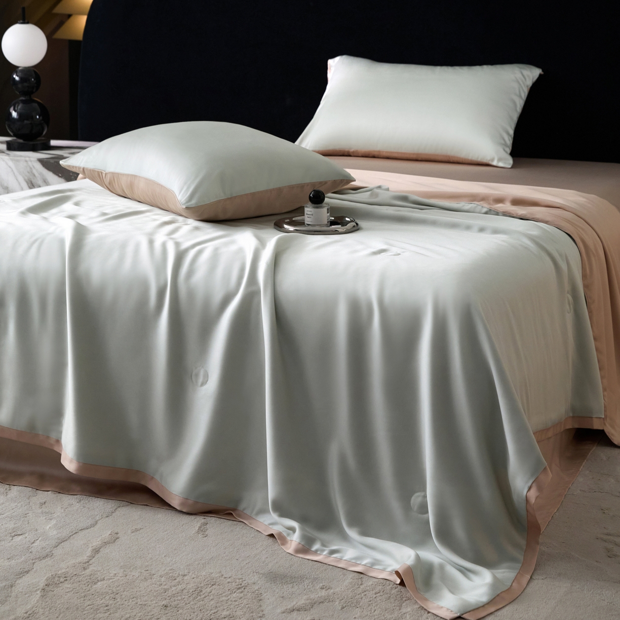 91家纺网 家纺一手货源 找家纺 纪梵茜 2026新款兰精天丝夏凉被100%蚕丝被莱赛尔天丝蚕丝空调被芯蚕丝夏被 蚕丝浅蓝