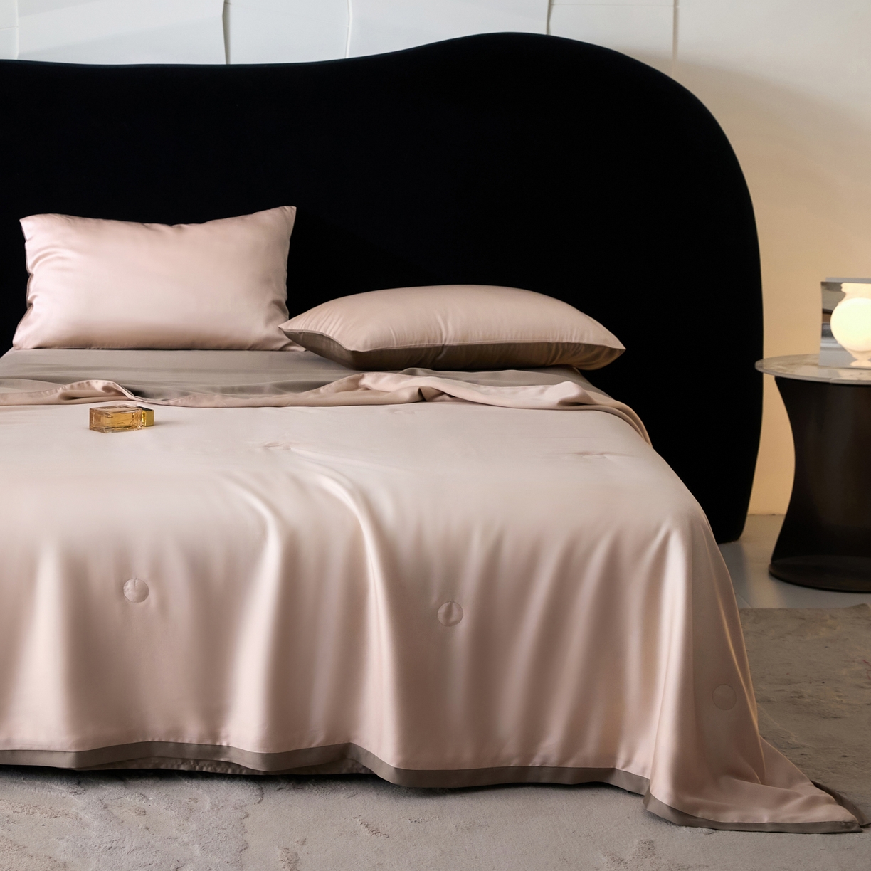 91家纺网 家纺一手货源 找家纺 纪梵茜 2026新款兰精天丝夏凉被100%蚕丝被莱赛尔天丝蚕丝空调被芯蚕丝夏被 蚕丝藕色