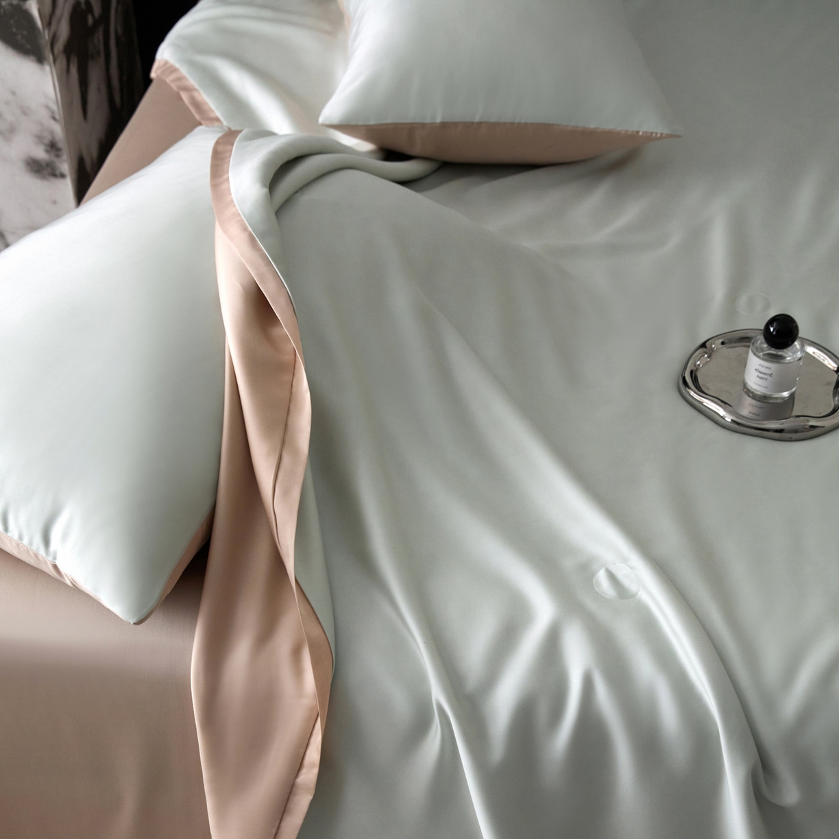 91家纺网 家纺一手货源 找家纺 纪梵茜 2026新款兰精天丝夏凉被100%蚕丝被莱赛尔天丝蚕丝空调被芯蚕丝夏被 蚕丝浅蓝