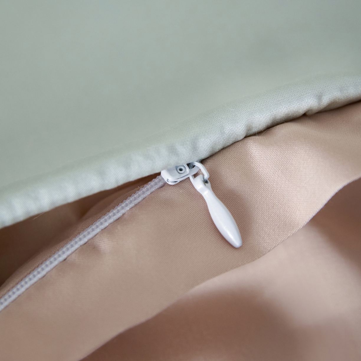 91家纺网 家纺一手货源 找家纺 纪梵茜 2026新款兰精天丝夏凉被100%蚕丝被莱赛尔天丝蚕丝空调被芯蚕丝夏被 蚕丝浅蓝