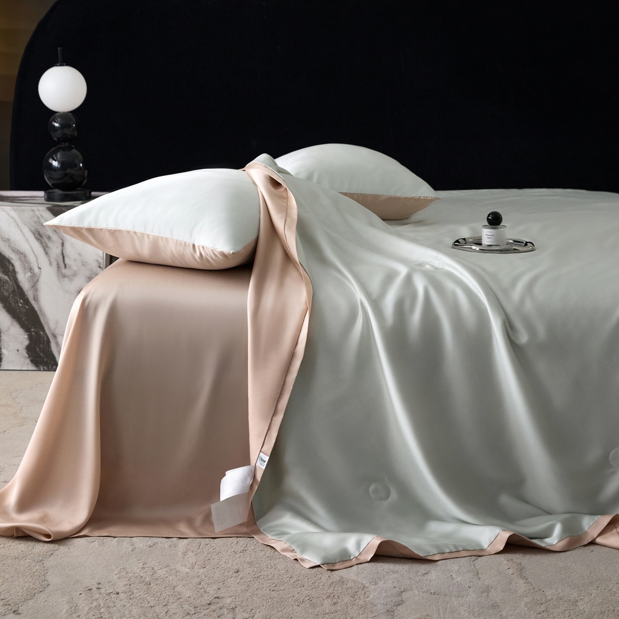 91家纺网 家纺一手货源 找家纺 纪梵茜 2026新款兰精天丝夏凉被100%蚕丝被莱赛尔天丝蚕丝空调被芯蚕丝夏被 蚕丝浅蓝