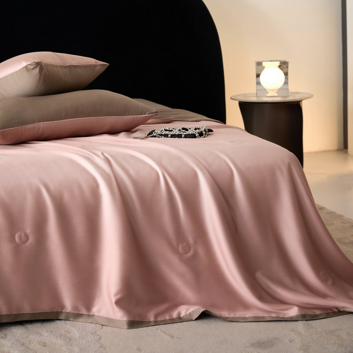 91家纺网 家纺一手货源 找家纺 纪梵茜 2026新款兰精天丝夏凉被100%蚕丝被莱赛尔天丝蚕丝空调被芯蚕丝夏被 蚕丝豆沙