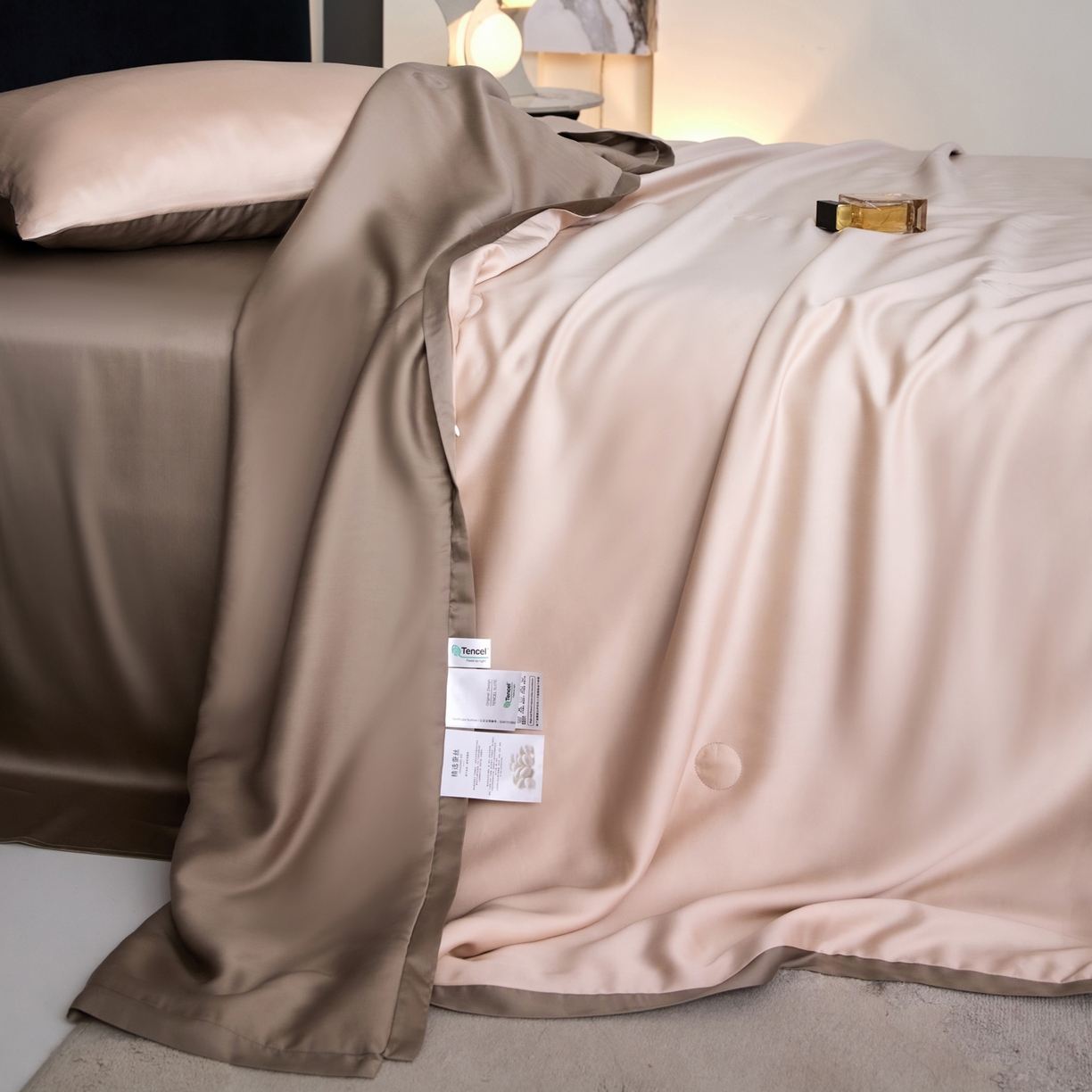 91家纺网 家纺一手货源 找家纺 纪梵茜 2026新款兰精天丝夏凉被100%蚕丝被莱赛尔天丝蚕丝空调被芯蚕丝夏被 蚕丝藕色