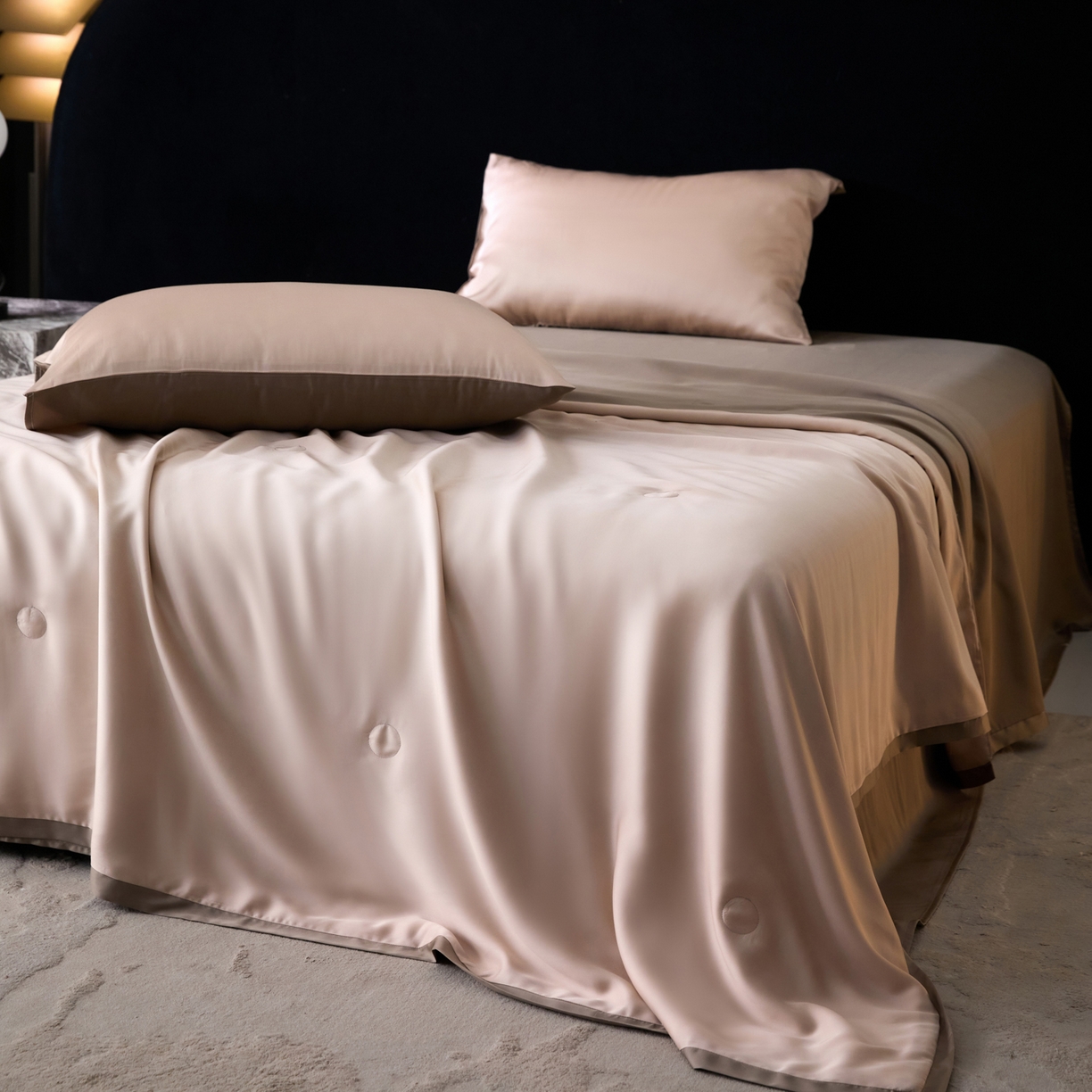 91家纺网 家纺一手货源 找家纺 纪梵茜 2026新款兰精天丝夏凉被100%蚕丝被莱赛尔天丝蚕丝空调被芯蚕丝夏被 蚕丝藕色