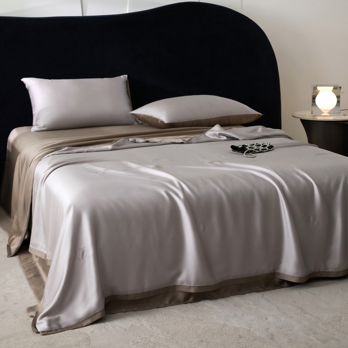 91家纺网 家纺一手货源 找家纺 纪梵茜 2026新款兰精天丝夏凉被100%蚕丝被莱赛尔天丝蚕丝空调被芯蚕丝夏被 蚕丝灰色