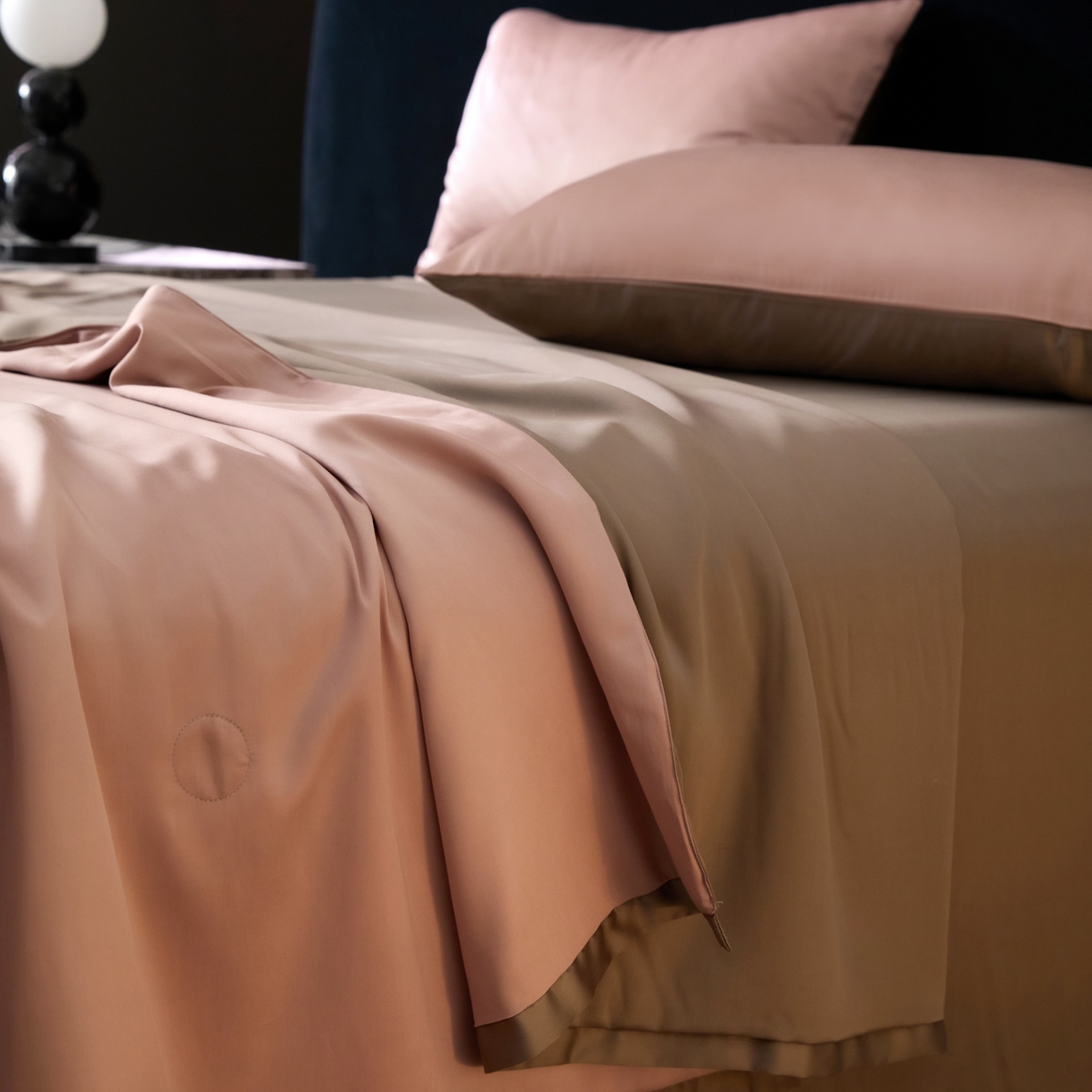 91家纺网 家纺一手货源 找家纺 纪梵茜 2026新款兰精天丝夏凉被100%蚕丝被莱赛尔天丝蚕丝空调被芯蚕丝夏被 蚕丝豆沙