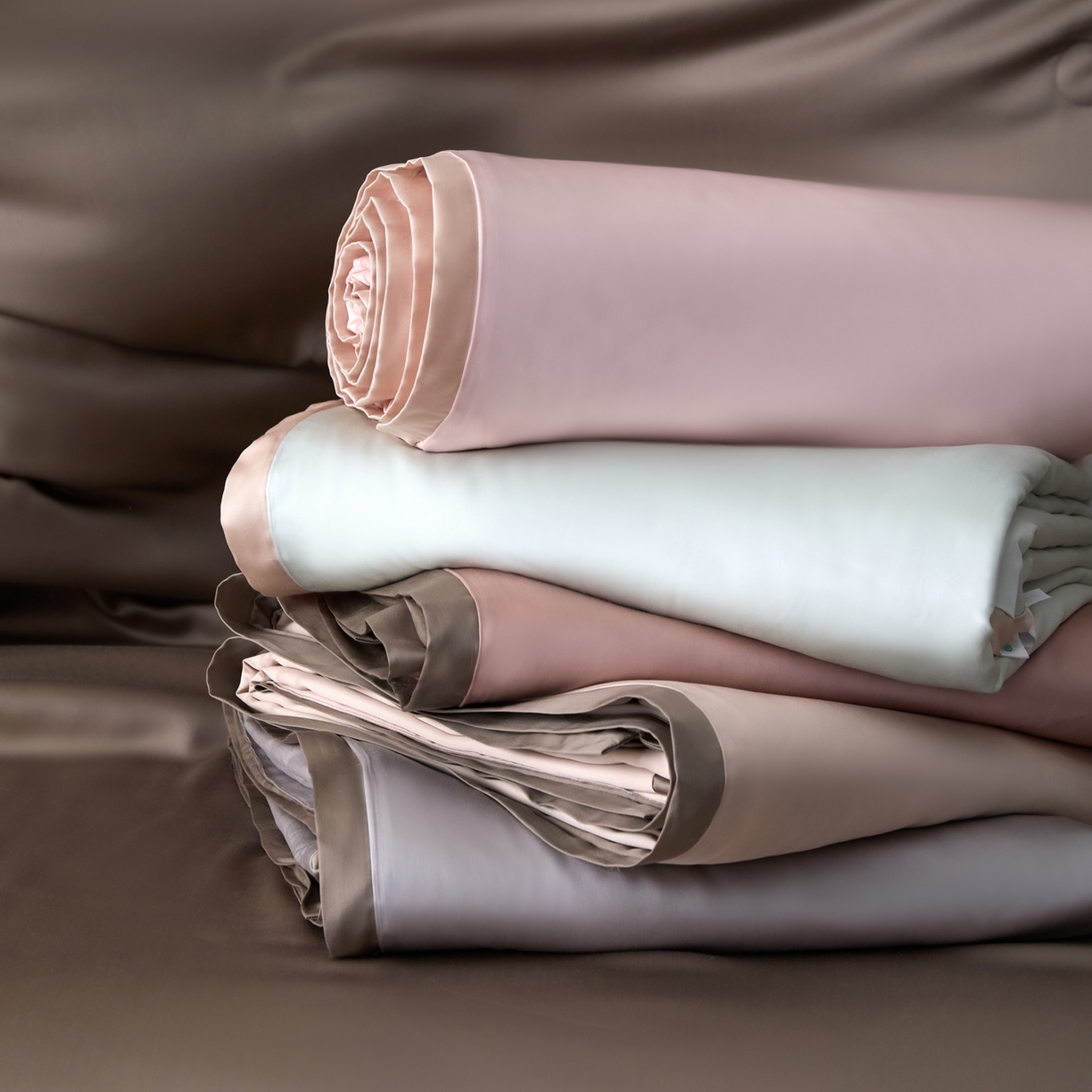 91家纺网 家纺一手货源 找家纺 纪梵茜 2026新款兰精天丝夏凉被100%蚕丝被莱赛尔天丝蚕丝空调被芯蚕丝夏被 蚕丝灰色