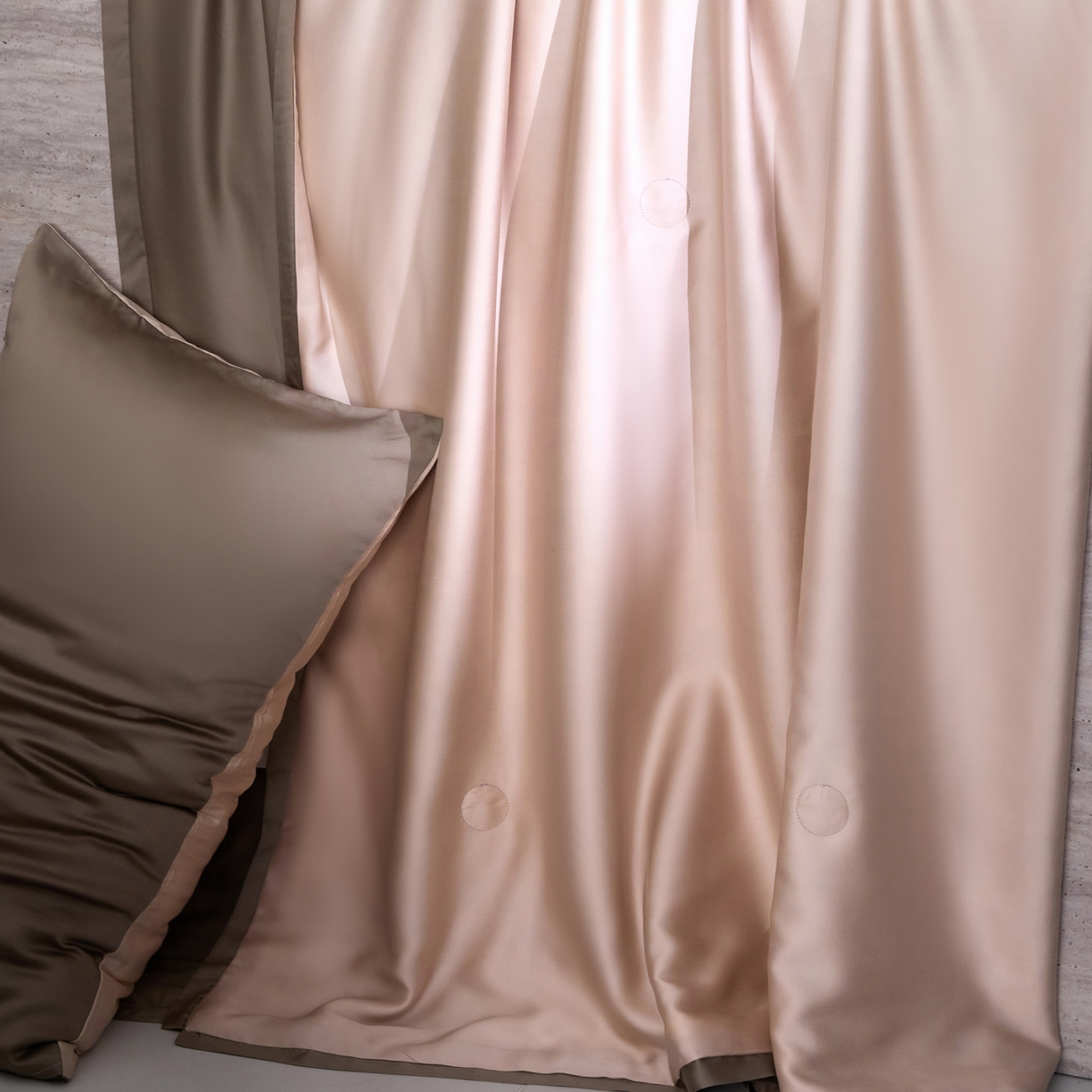 91家纺网 家纺一手货源 找家纺 纪梵茜 2026新款兰精天丝夏凉被100%蚕丝被莱赛尔天丝蚕丝空调被芯蚕丝夏被 蚕丝藕色