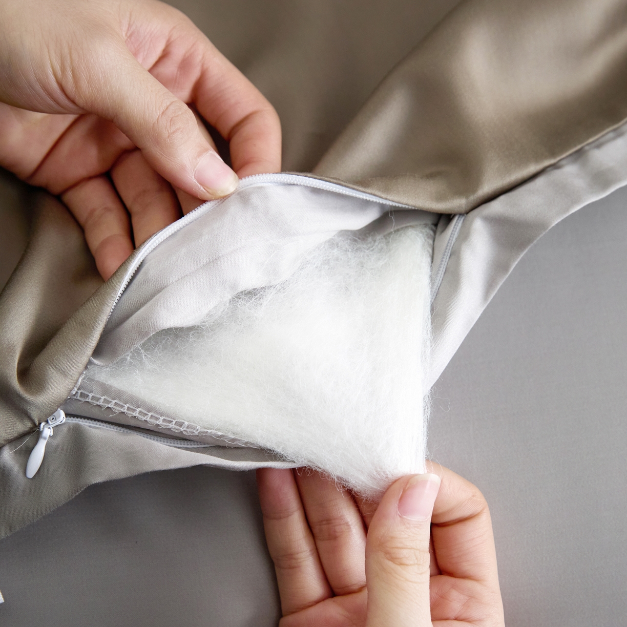 91家纺网 家纺一手货源 找家纺 纪梵茜 2026新款兰精天丝夏凉被100%蚕丝被莱赛尔天丝蚕丝空调被芯蚕丝夏被 蚕丝咖色