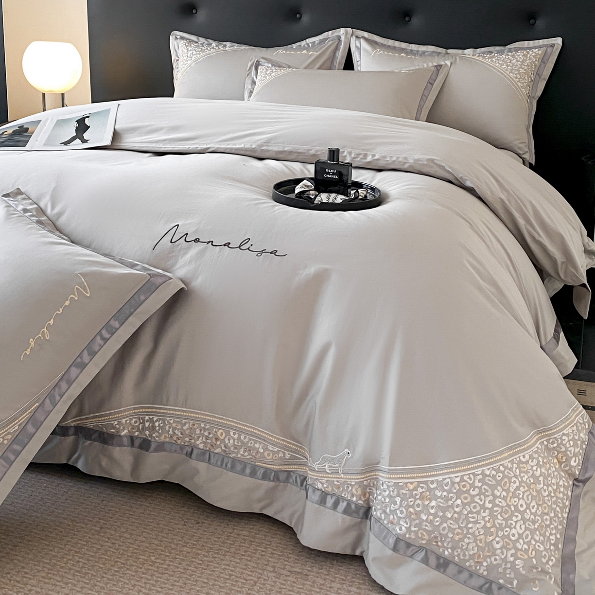 91家纺网 家纺一手货源 找家纺 新方向 【控价 提供买家秀】2026新款刺绣50s双股全棉贡缎长绒棉四件套-威尔(控价 标准348元 加大368元) 威尔-爵士灰