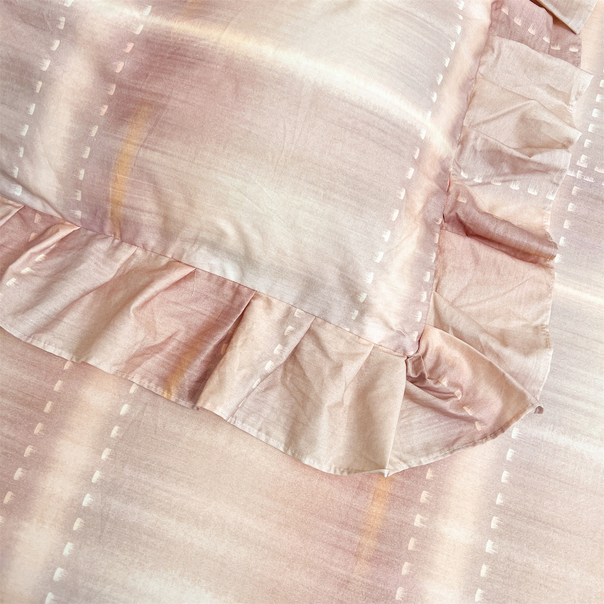 91家纺网 家纺一手货源 找家纺 宜凡家纺 2026新款全棉数码印花单层床裙格子系列四件套 光之羽 紫