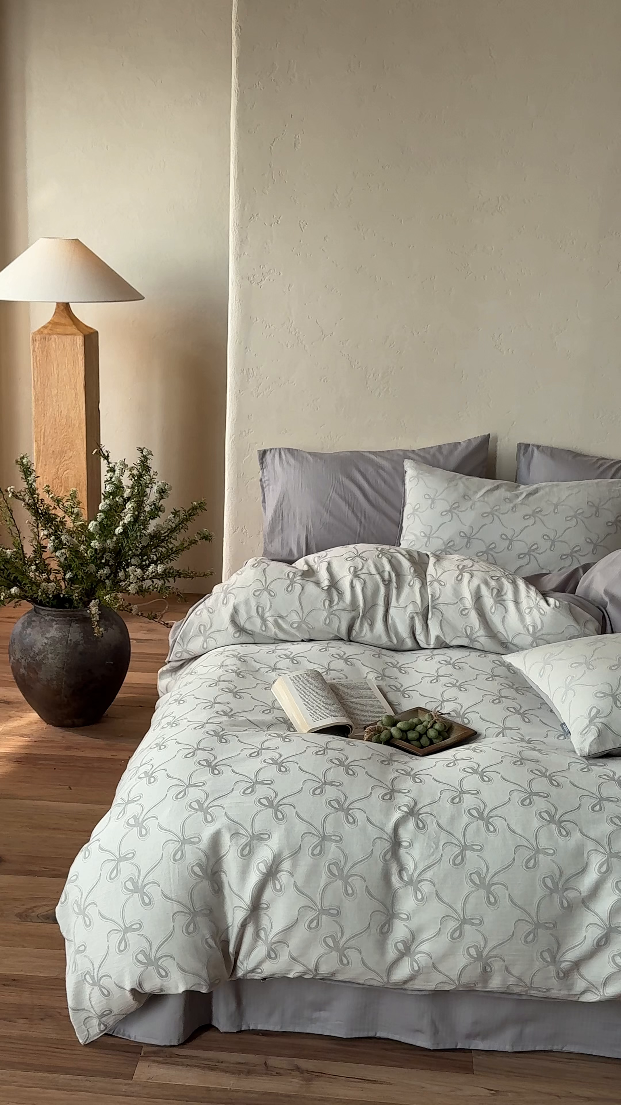 91家纺网 家纺一手货源 找家纺 时光里 2026新款全棉纯棉60支色织水洗提花四件套 蝴蝶结--云灰