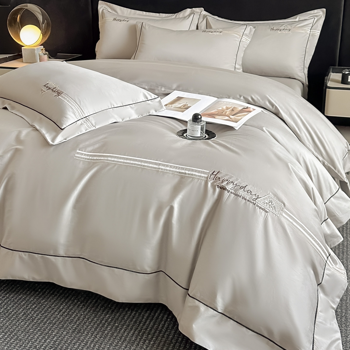 91家纺网 家纺一手货源 找家纺 新方向 【控价 提供买家秀】2026新款 刺绣50s双股全棉贡缎长绒棉四件套-亚瑟(控价 标准328元 加大348元) 亚瑟-爵士灰