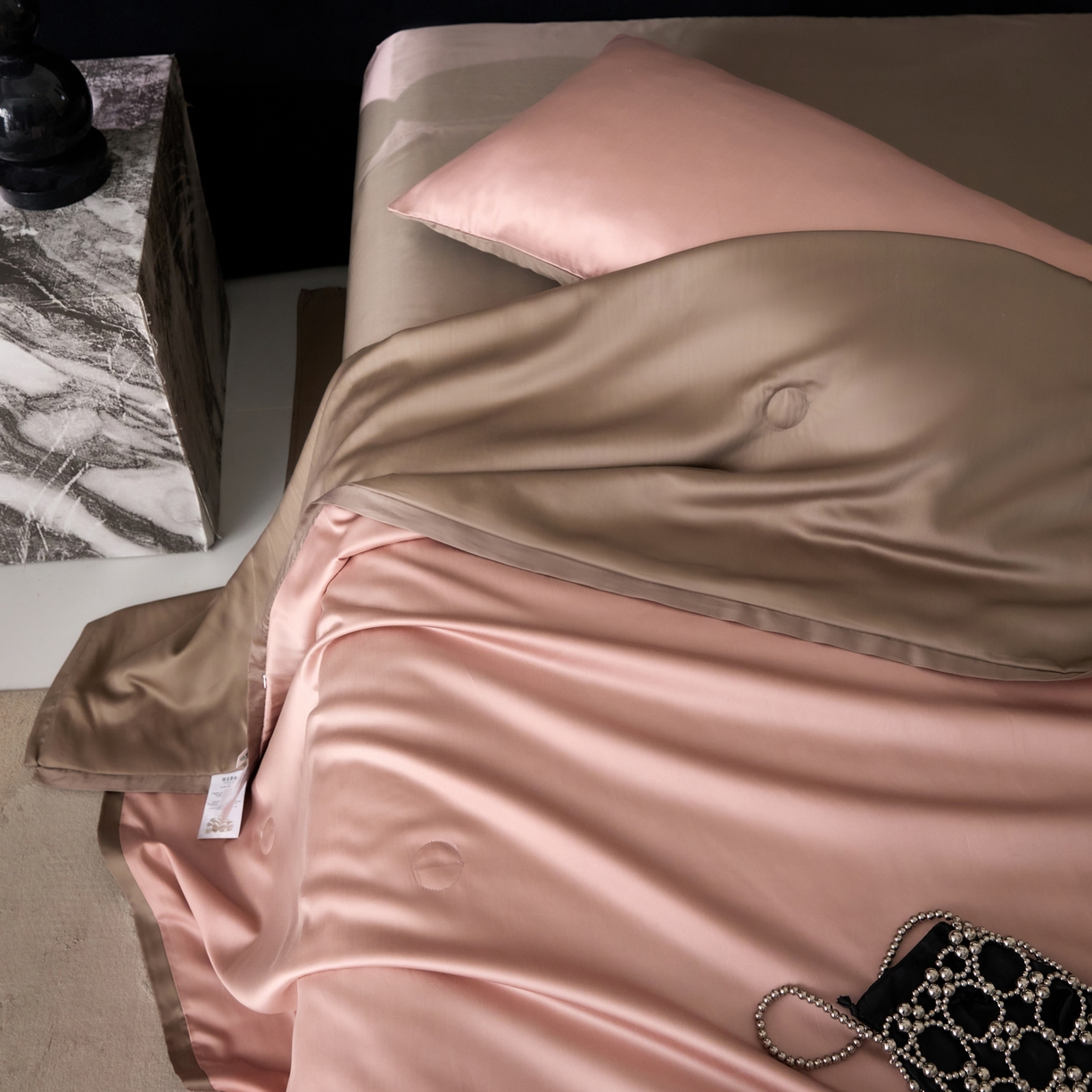 91家纺网 家纺一手货源 找家纺 （总）A+爱家（纪梵茜） 2026新款兰精天丝夏凉被100%蚕丝被莱赛尔天丝蚕丝空调被芯蚕丝夏被