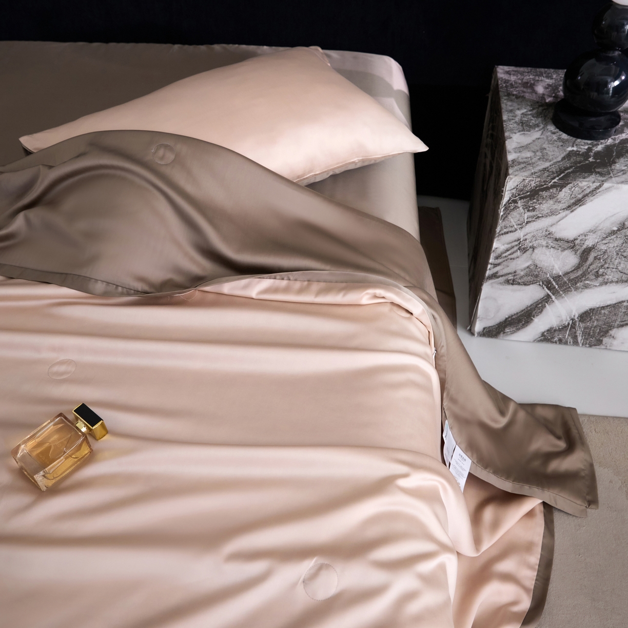 91家纺网 家纺一手货源 找家纺 A+爱家（纪梵茜） 2026新款兰精天丝夏凉被100%蚕丝被莱赛尔天丝蚕丝空调被芯蚕丝夏被 蚕丝藕色