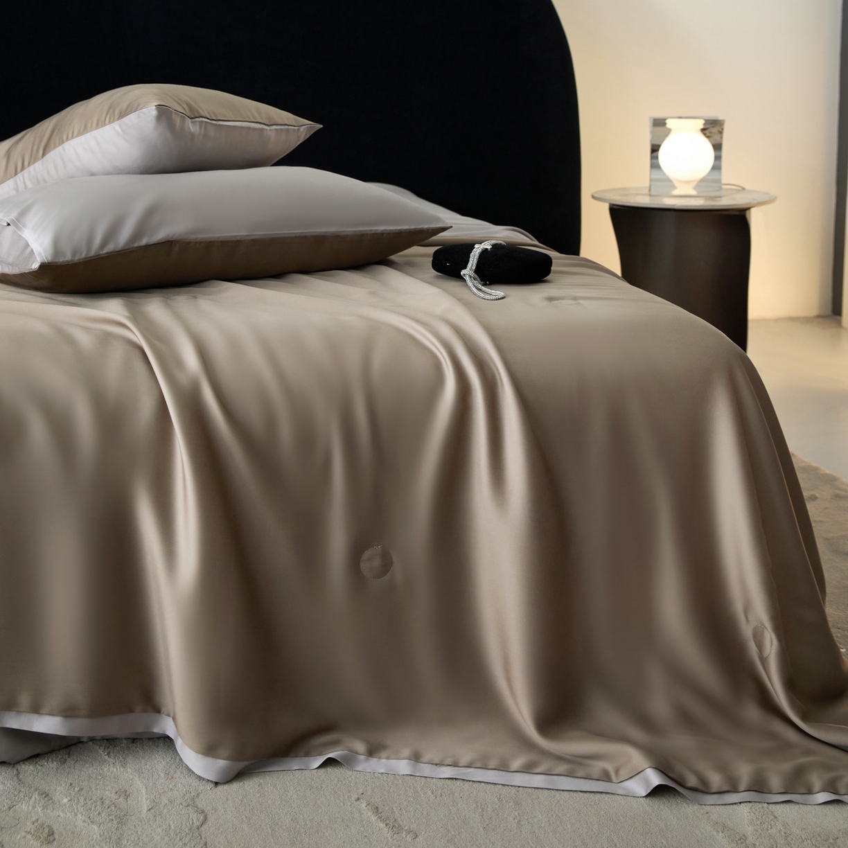 91家纺网 家纺一手货源 找家纺 A+爱家（纪梵茜） 2026新款兰精天丝夏凉被100%蚕丝被莱赛尔天丝蚕丝空调被芯蚕丝夏被 蚕丝咖色