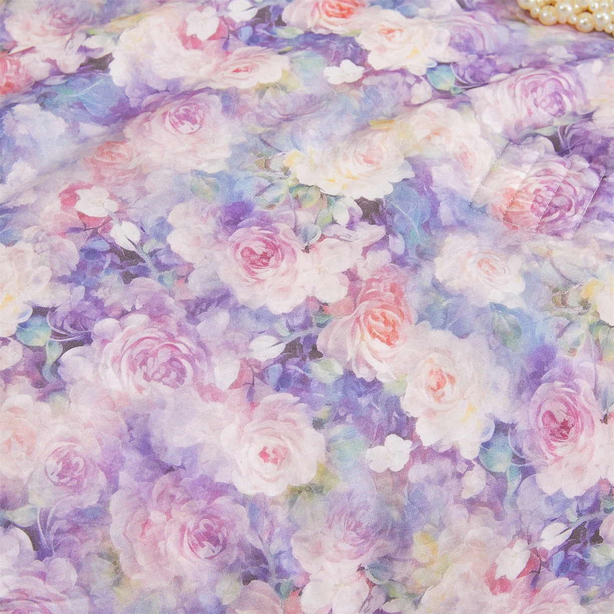 91家纺网 家纺一手货源 找家纺 宜凡家纺 2026新款莱赛尔天丝印花床裙夏被四件套 海棠碎影