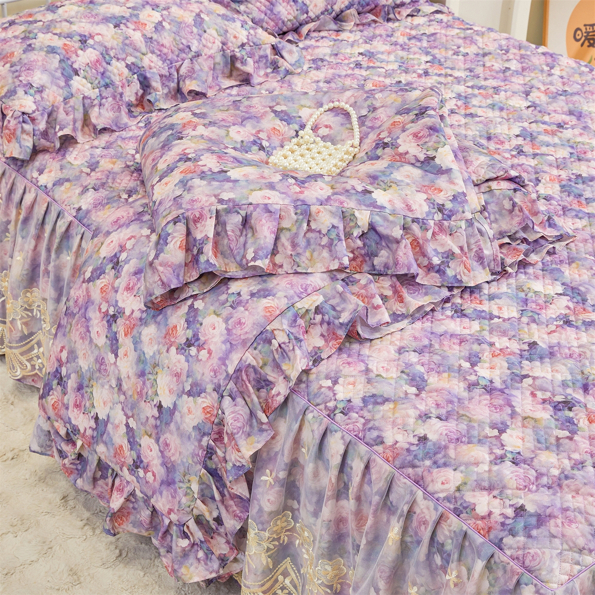 91家纺网 家纺一手货源 找家纺 宜凡家纺 2026新款莱赛尔天丝印花床裙夏被四件套 海棠碎影